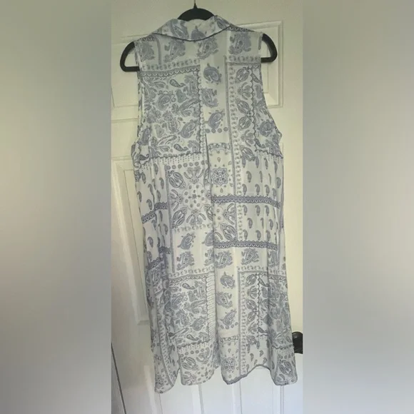 Mlle Gabrielle Blue and White Paisley sleeveless fully lined dress - Picture 2 of 4